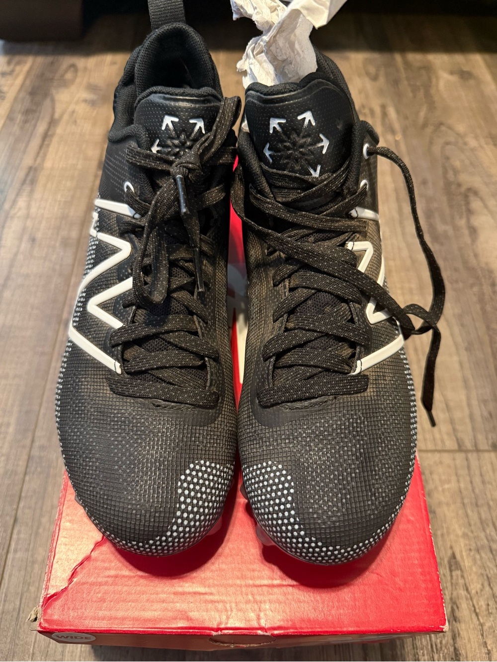 New Balance Black and White FreezeLX v4 Shoe Box